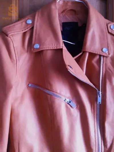 très jolie vestes en simili cuir
