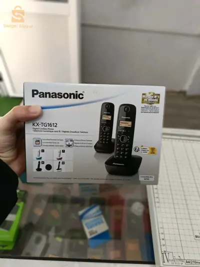 telephone fixe
la marque Panasonic
double cabine