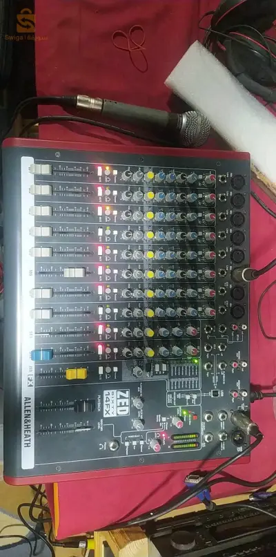 sonorisation complète pour petite scène ou studio