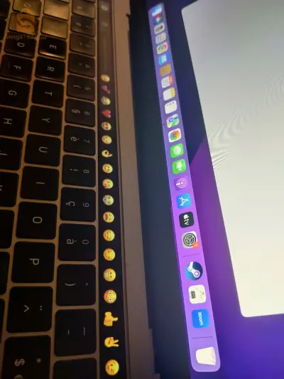 MacBook pro touchbar 2018 16go 1 to SSD