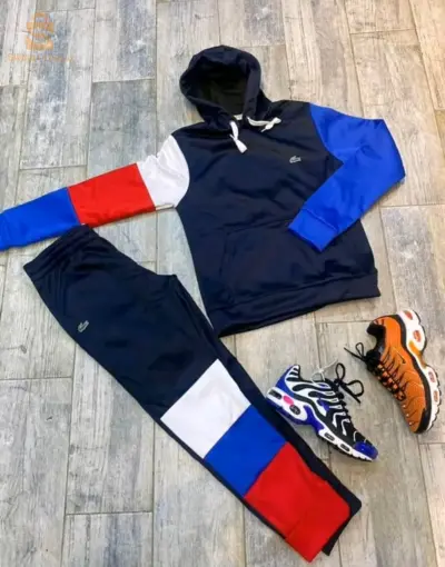 Survètment Lacoste🇲🇫
meilleure qualité
Logo gravé 🐊
les tailles: S-L-XL tlabess M ⚫/🔵
Prix ✅1900da✅ (190alf)