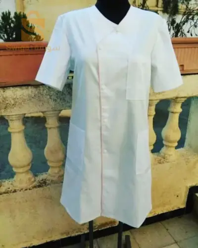 la blouse blanche avec bande