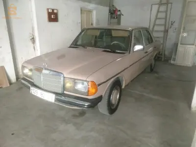 Mercedes 240D