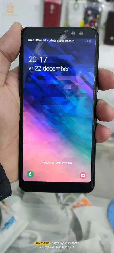 هاتف Samsung a8
