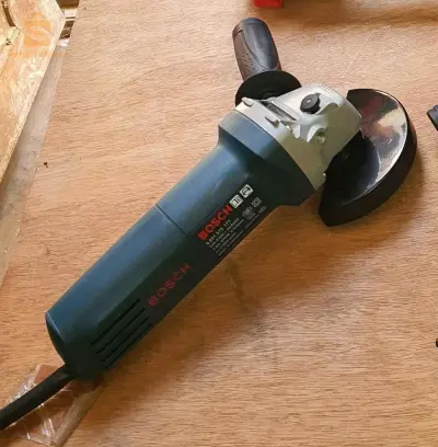 Tranconneuse bosch 670w
