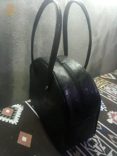 للبيع