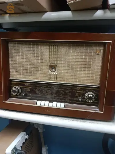 radio meublé