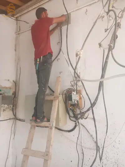 أشغال الكهرباء
