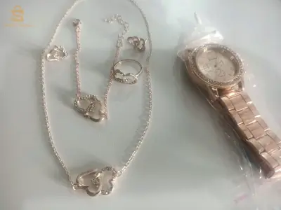 montre femme et parure