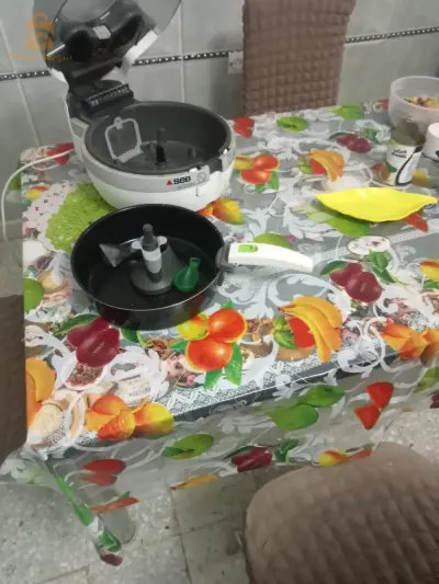 سعيدة