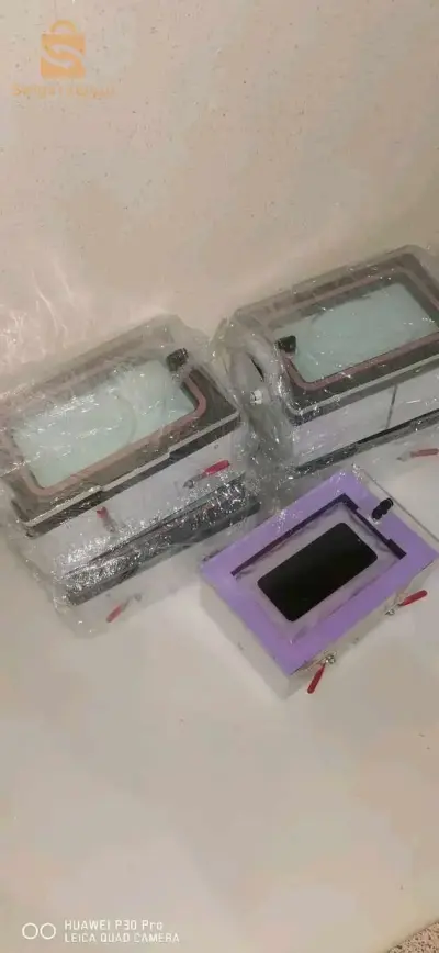 Que la paix et la miséricorde de Dieu soient sur vous. Nous reviendrons vers vous avec une nouvelle mise à jour. La machine à presser et le filtre pour installer le verre de protection du smartphone. ««« Par le professeur Suleiman Ghali »» Nous avons la machine à presser + le filtre pour enlever les bulles + le compresseur chez mon cher frère. La livraison est de 58 ans de guerre. Remarque : Nous ne sommes pas responsables des instruments d'imitation provenant d'autres sources. Paiement à réception : 0542195033 numéro d'agent