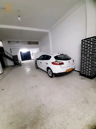 location locale  300m² Birkhadem