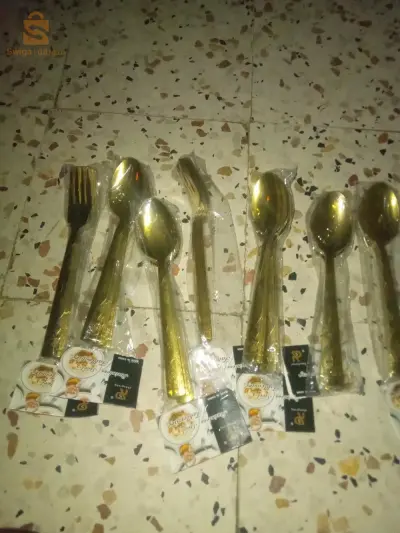 ملاعق واشواك للبيع