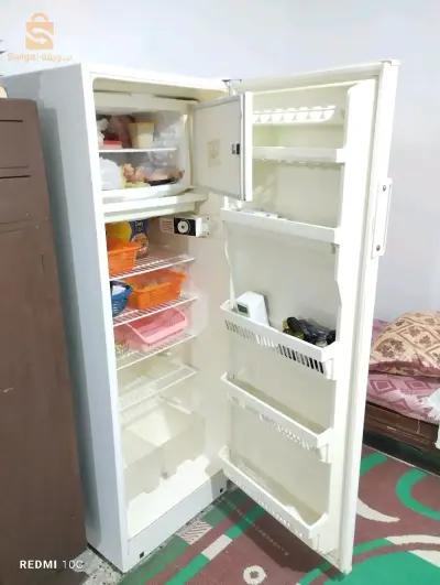 ثلاجة للبيع