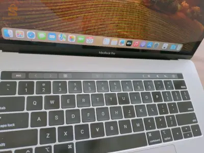 MacBook Pro i7 2019 16/512