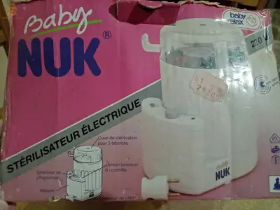 Stérilisateur électrique pour biberons