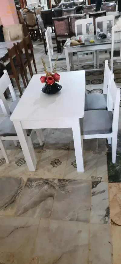 table 4 chaise