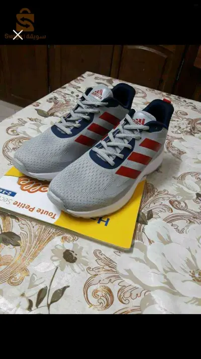 basket adidas  pointure 42