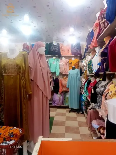 محل للكراء بيه بالقش تاعو من  نهارك تصبح خدام  لبلدية حجاج 0660829112