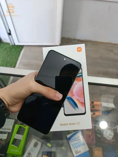 Redmi note 12
8/256
batterie 5000