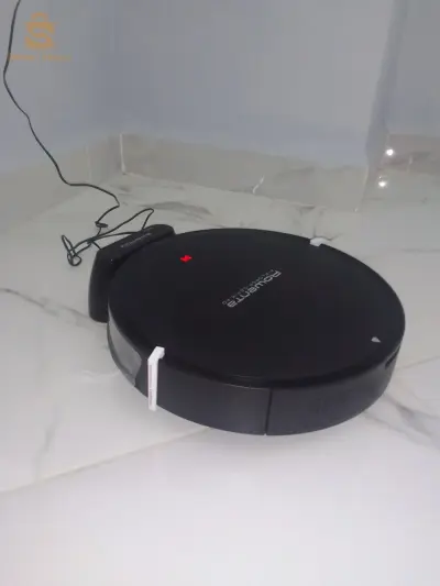 مكنسة لتنظيف المنزل سواء عبرة أو مسح الارضية