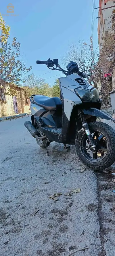 E52