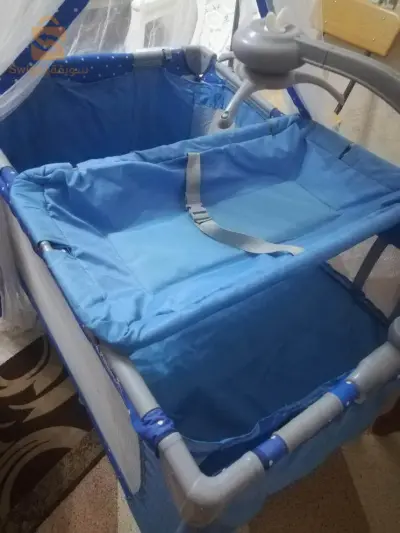 سرير للأطفال الصغار