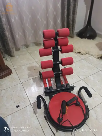4روصول حاجة شابة هابطة كابة فينيسو هبلي الكرسي متحرك
