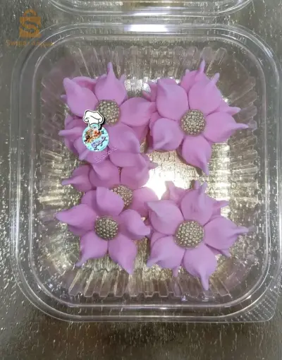 بائعة ورود عجينة السكر