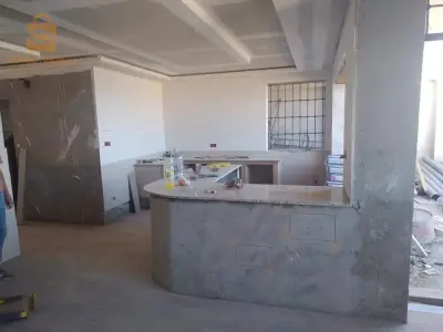 عامل بناء