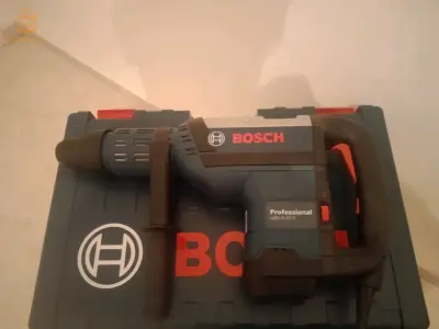 kit bosch neuf ( Perforateur bosch gbh 8-45 D 🇩🇪  / Visseus bosch 18v / 2 scie sauteuse bosch 400w