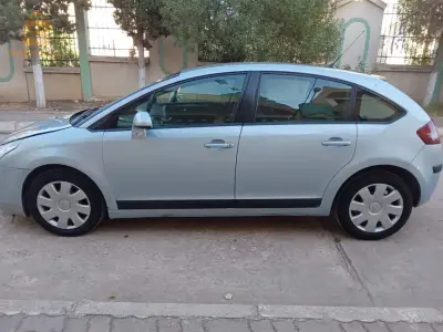 سيارة عالية هائلة