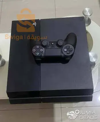 PlayStation 4 Fat 500 gb bon avec cd pes 21 et 2 manettes