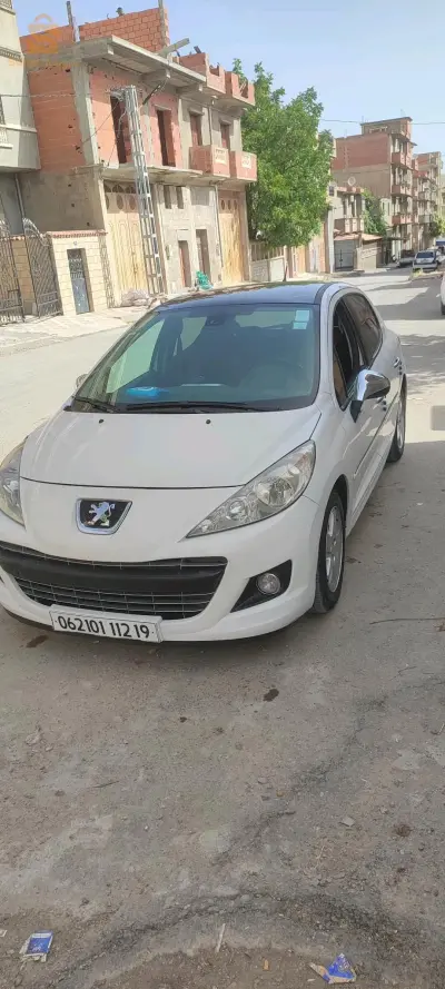 سيارة نضيفا فيها لال محطوط207