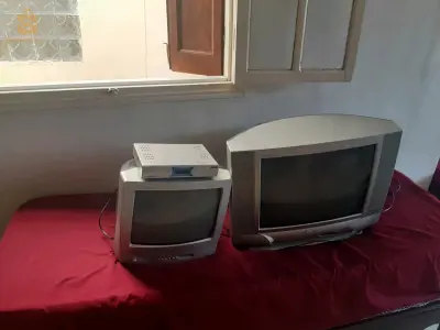 بيع 2 تلفاز صغير و كبير و مستقبل