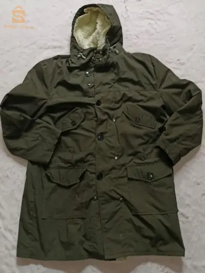 parkas original Imperméable 🇪🇺🇪🇺🇪🇺
la taille :L
livraison disponible 58 wilaya