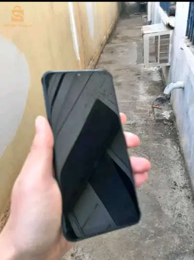 remdi 9  ram 4+1 
64g 
la batri hayla bzzef