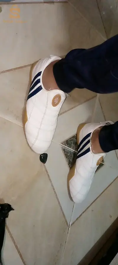 حذاء رياضي