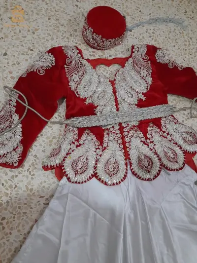 كاراكو مع الطربوش