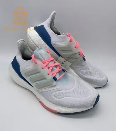 Adidas ultraboost 22 original pointure de 39.5 jusqu'à 43.5 prix 17000 da local situé au 06 rue ali aliche laproval kouba Alger entre oxxo et la pharmacie Nom du local : Uk clearance stock
