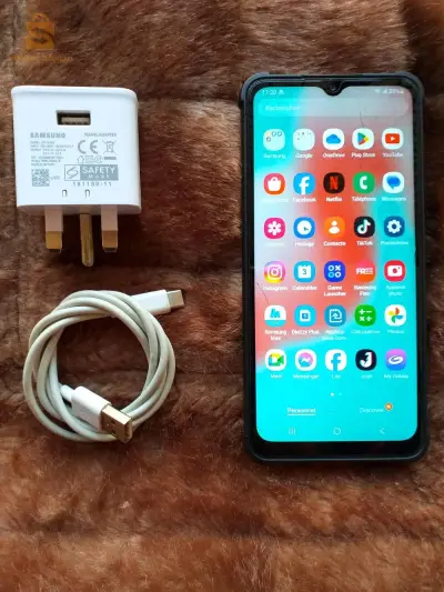 Samsung M12