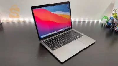 MacBook air M1 2021 ,16gB Ram , 256 ssd