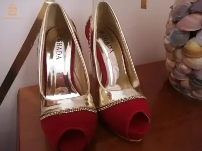 Chaussure soirée rouge jamais portée