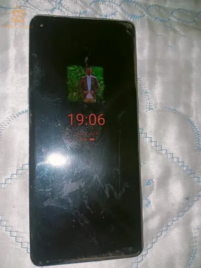 هاتف للبيع