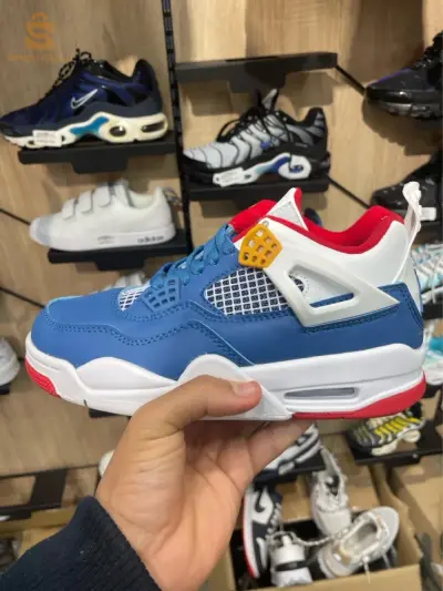 حذاء air Jordan 4