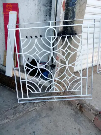 حدادة فنية عصرية وتغليف واجهات المحلات