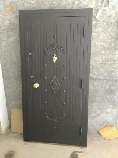 باب  حديد للبيع