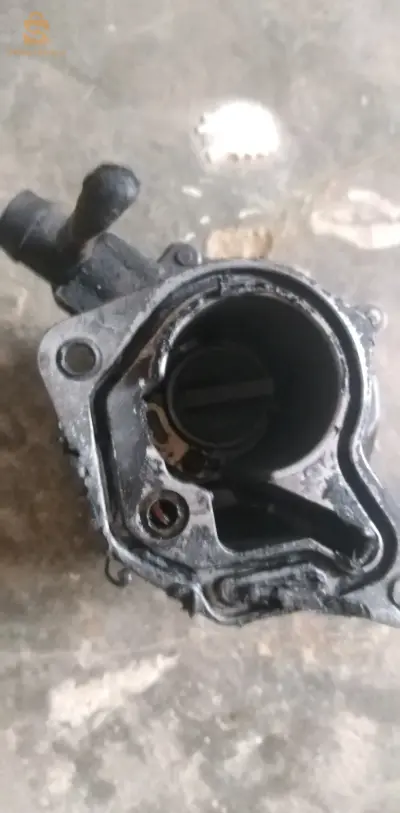 بومبا فيد كليو دبزة 1.9 ديازال
Pompe a vide clio 21.9d