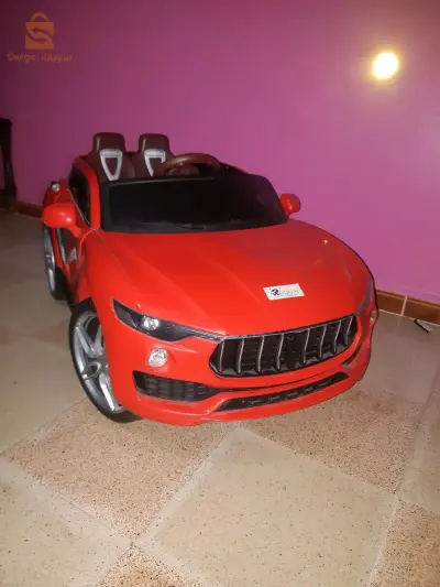 سيارة اطفال