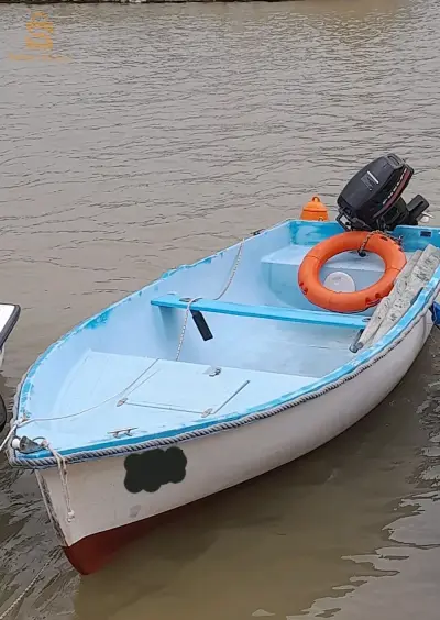 A vendre barque 4.80